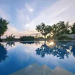 The Garden House Ionian Panorama & Infinity Pool * Lurdáta