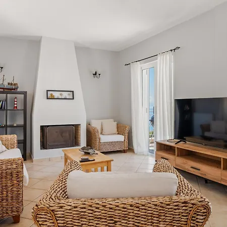 Upsidedown Villa. Amazing Views! Вилла Лурдата