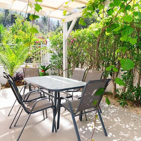 Upsidedown Villa. Amazing Views!