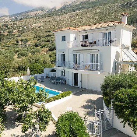 Upsidedown Villa. Amazing Views! *