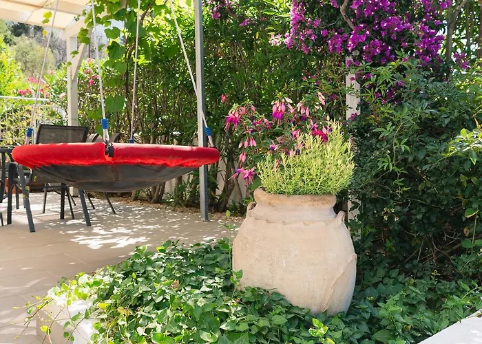 Villa Upsidedown Villa. Amazing Views! *