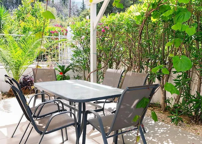 Upsidedown Villa. Amazing Views!